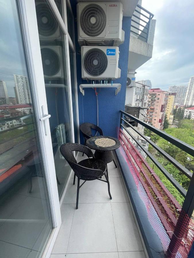 "Студия 24" - Посуточно И Помесячно Батумі Екстер'єр фото
