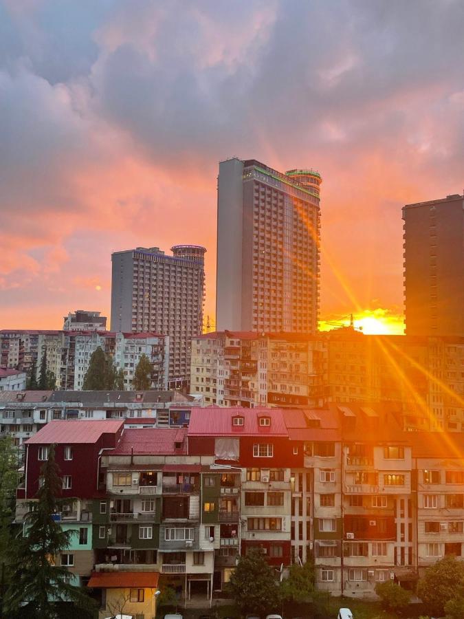 "Студия 24" - Посуточно И Помесячно Батумі Екстер'єр фото